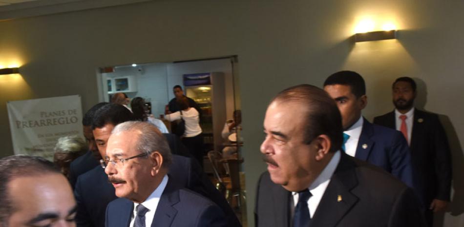 El presidente Danilo Medina dio el pésame a los familiares de Licelott Marte de Barrios. JORGE CRUZ