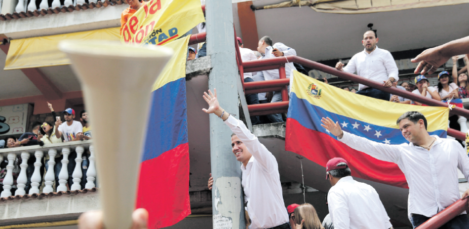 El opositor Juan Guaidó llamó ayer a los venezolanos a protestas la próxima semana. EFE