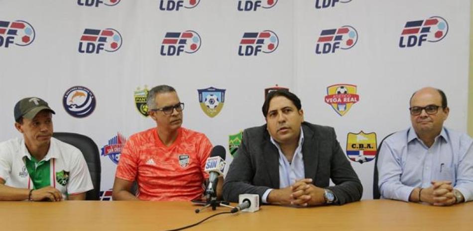 Pedro Estévez, Frank Camilo, Jeancarlos Guell y Toni Ramos, delegados de los cuatro equipos semifinalistas de la LDF.