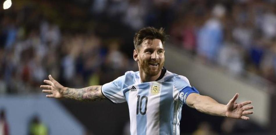 Lionel Messi rescató a Argentina de un posible colapso