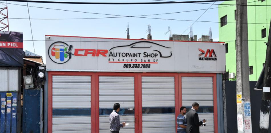 Instalaciones del Car Auto Paint Shop, propiedad de Sixto David Fernández, con casi un mes fuera de operaciones.