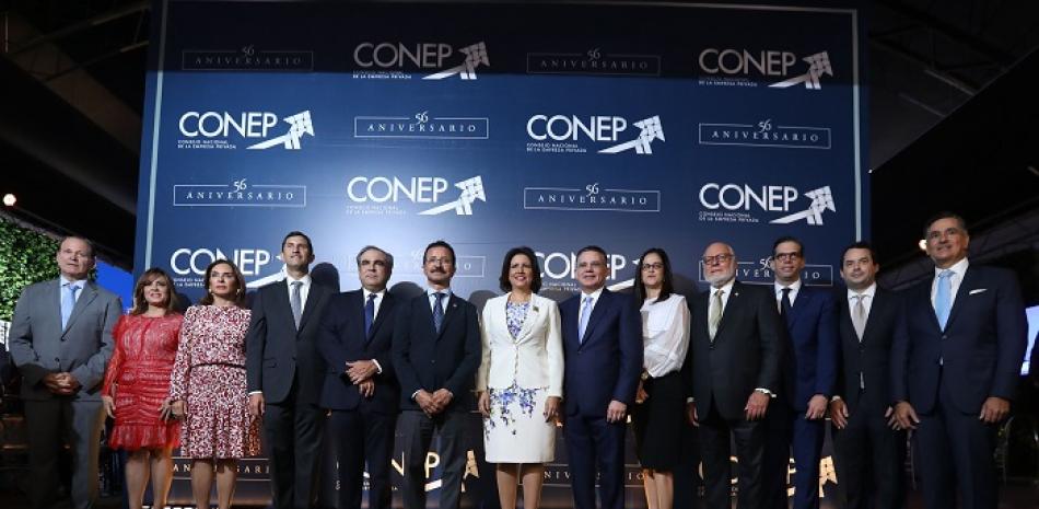 Directivos del Conep junto a Sultan Ahmed Bin Sulay y la vicepresidenta Margarita Cedeño de Fernández.