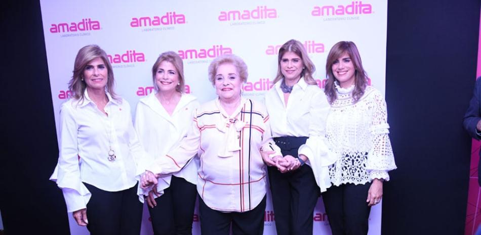 Jacqueline Gonza´lez, Patricia Gonza´lez de Berge´s, Amada Pittaluga de Gonza´lez, Pilar Gonza´lez de Ariza y Aime´e Gonza´lez. ROBERT JA´QUEZ /LD