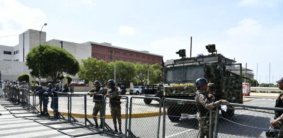 Militarización en las inmediaciones del Congreso. / Foto: Víctor Ramírez