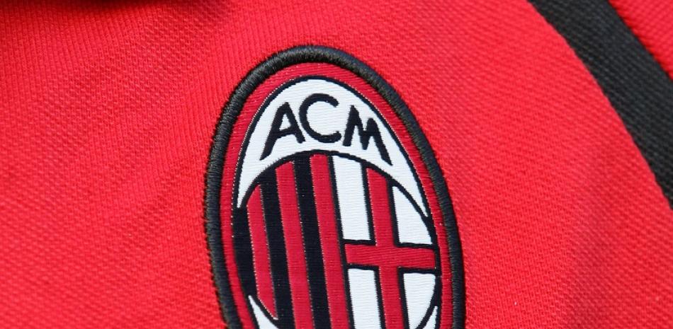 Escudo del AC Milan. AFP/Paco Serinelli