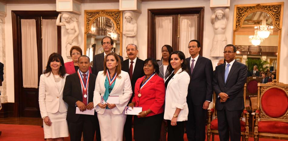 El Gobierno dominicano reconoció la labor de docentes en el Día del Maestro. Foto: Adriano Rosario.