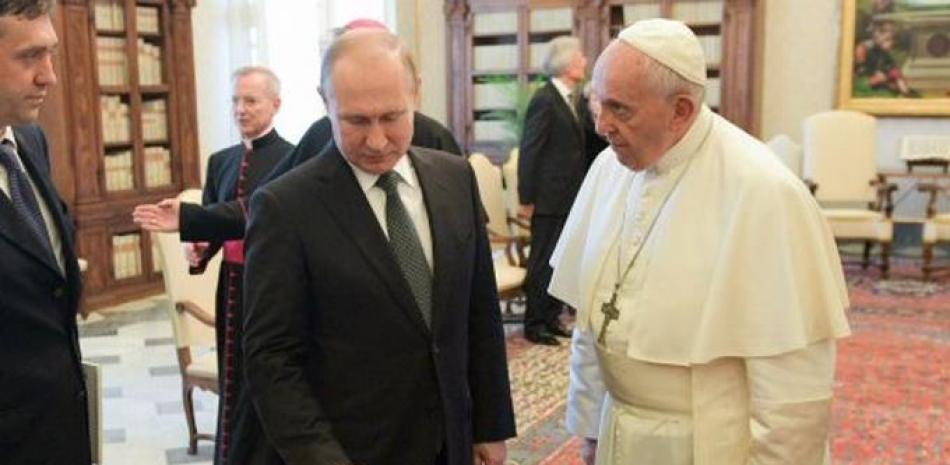 AP,  Vladimir Putin y El Papa Francisco