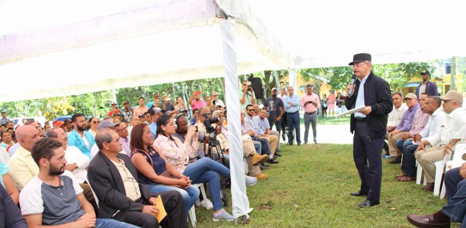 Danilo Medina recorrió tres municipios en su visita 256.