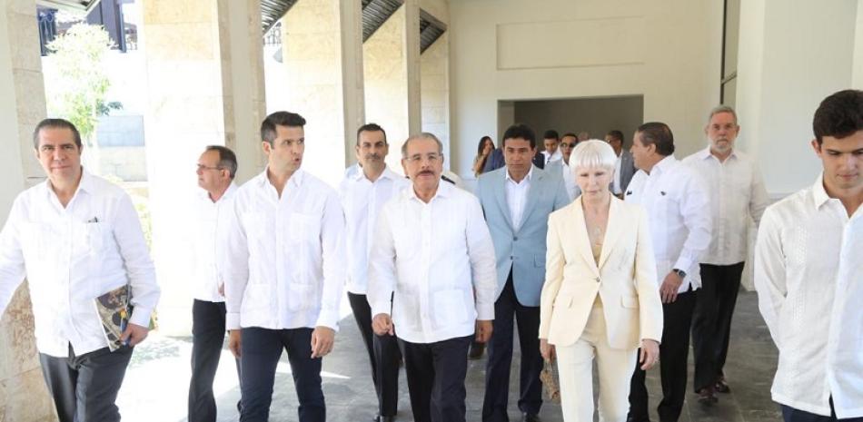 Presidente Danilo Medina durante el recorrido por las instalaciones del hotel. / Florentino Durán