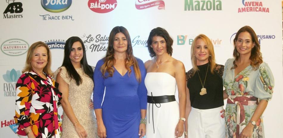 Ligia Valenzuela, Oemil Rodríguez, Luisa Féliz, Carolina Leyva, Gina Piantini y Wendy Durán.