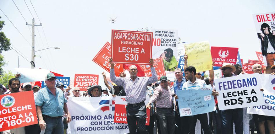 Los ganaderos recorrieron desde la Ciudad Ganadera hasta Agricultura. RAÚL ASENCIO/LD