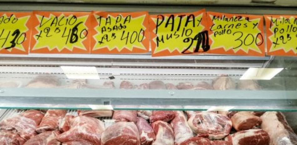 Una góndola de carne, con su respectivo precio, en Buenos Aires (Argentina). / EFE