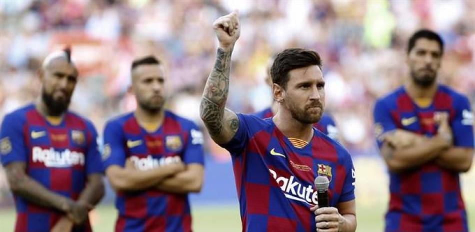 Messi durante la presentanción del equipo en el trofeo Joan Gamper. / EFE