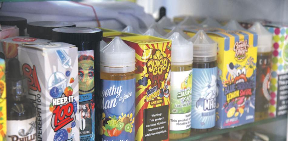 Consumidores alegan que los sabores son bastante atrayentes, a diferencia del tabaco normal. ADRIANO R./LD
