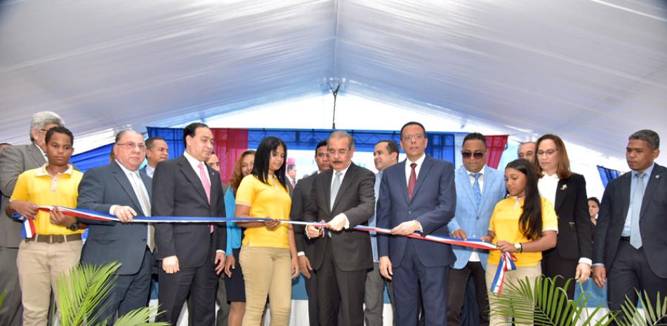 El presidente Danilo Medina inauguró las obras ayer.