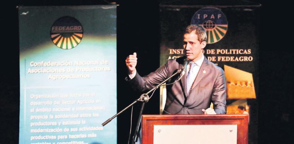 Juan Guaidó informó ayer sobre la visita de una misión de Noruega a Caracas para agilizar el diálogo. EFE