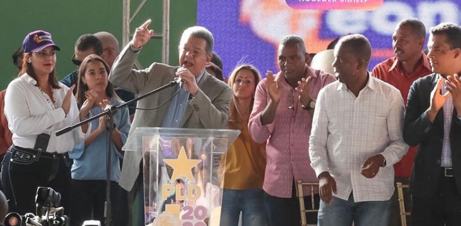 El expresidente Leonel Fernández habló ayer tras encabezar varios actos proselitistas.