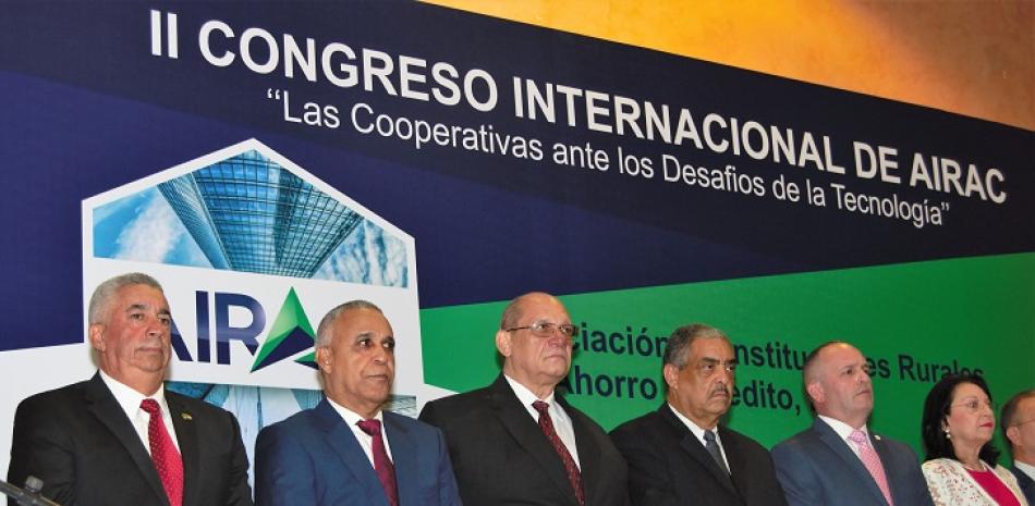 Integrantes de la Mesa directiva en la ceremonia de apertura del Segundo Congreso Internacional de AIRAC sobre “Las Cooperativas ante los Desafíos de la Tecnología”.