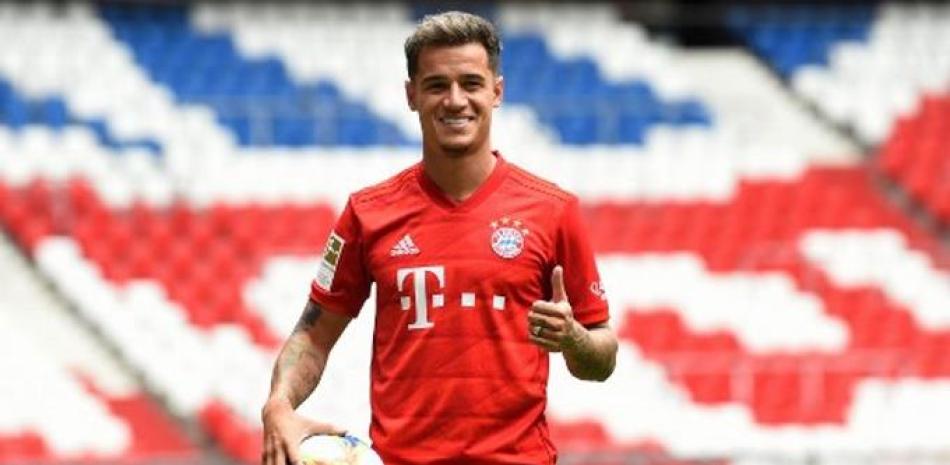 El mediocampista brasileño Philippe Coutinho posa durante su presentación el 19 de agosto de 2019 en Munich, sur de Alemania. Christof Stache/AFP.