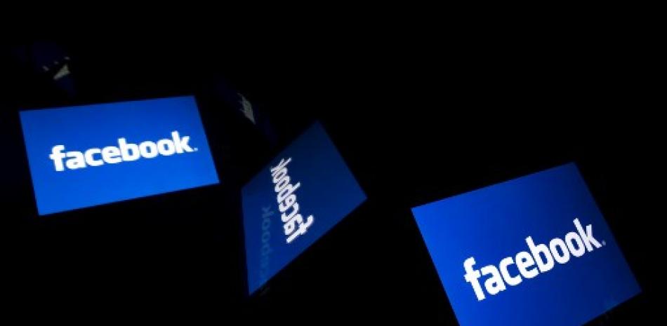 La nueva herramienta es darles a los clientes acceso a "actividad fuera de Facebook", retroalimentada a Facebook con el objetivo de orientar anuncios, y darles la opción de eliminarla. Lionel Bonaventure/AFP.