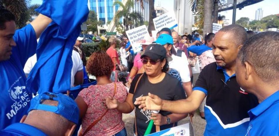 Marcha de la Asociación Dominicana de Profesores (ADP). Crédito LISTÍN DIARIO