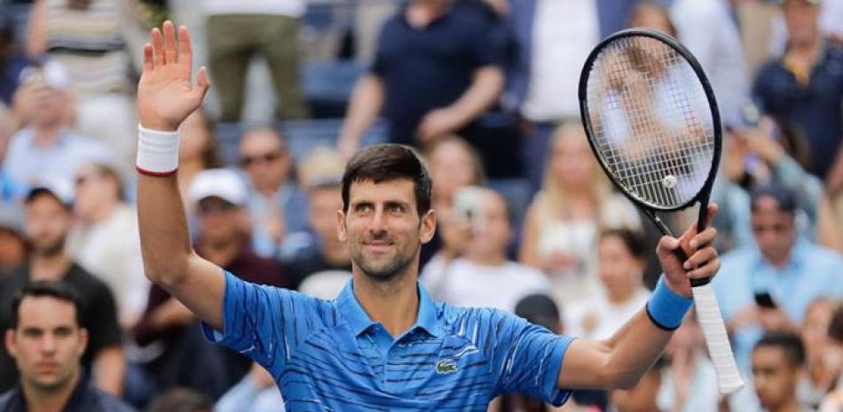 El jugador serbio Novak Djokovic tuvo una victoria sin oposición en su primera salida. / AP