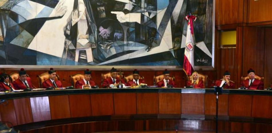 El Tribunal Constitucional ya adecuó la Ley de Partidos Políticos eliminando algunos de sus artículos y está pendiente la Ley Electoral. ARCHIVO