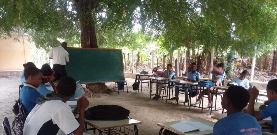 En estas condiciones se imparte docencia en Tamayo, debido a la falta de escuelas.