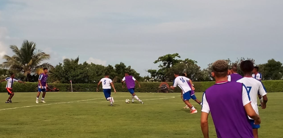 Vista de las prácticas de la selección dominicana que se enfrenta hoy a Monserrat. FE