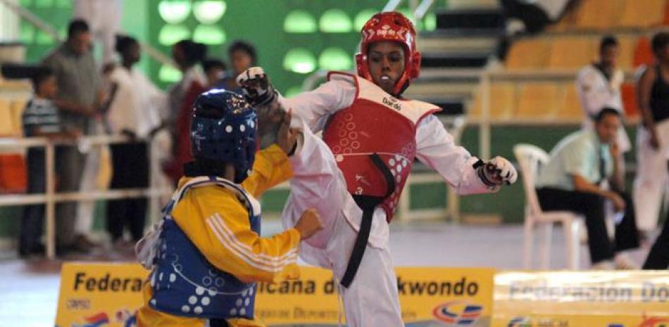 Acción en uno de los combates del Torneo Nacional de Taekwondo Juvenil-Superior 2019.