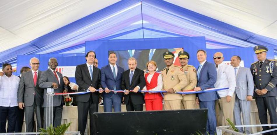 El presidente Danilo Medina cumplió promesas hechas en visitas sorpresa.