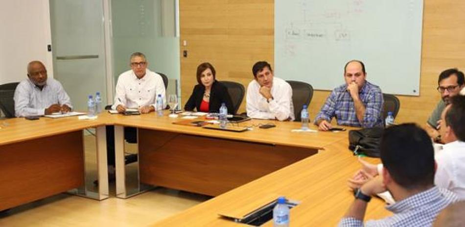 Participantes en el encuentro entre los dirigentes de la LDF y la firma de asesoría Centennial Partners (CMS Partners), de Panamá.