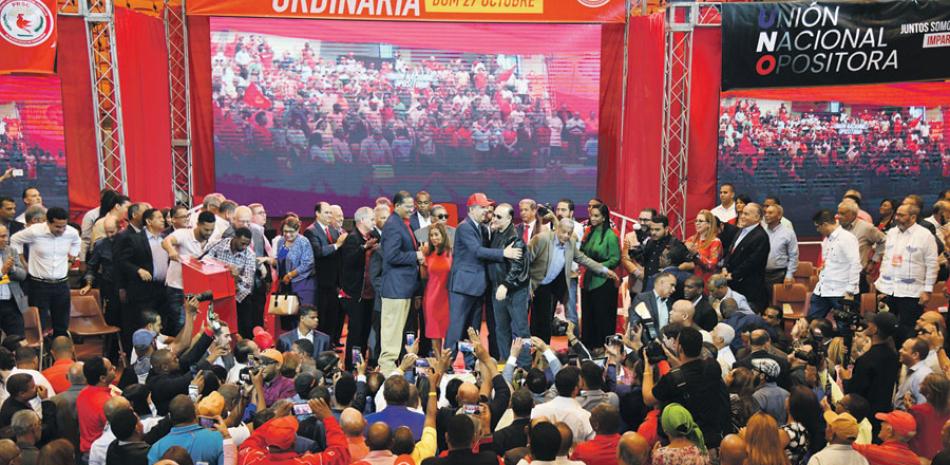 El Partido Reformista Social Cristiano, que representa a una alianza nacional opositora, proclamó a Leonel Fernández su candidato. /RAÚL ASENCIO