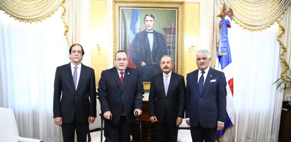 Medina recibió en Palacio al Presidente electo.