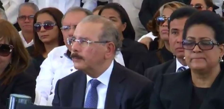 Captura de video del entierro del hermano de la senadora Cristina Lizardo.