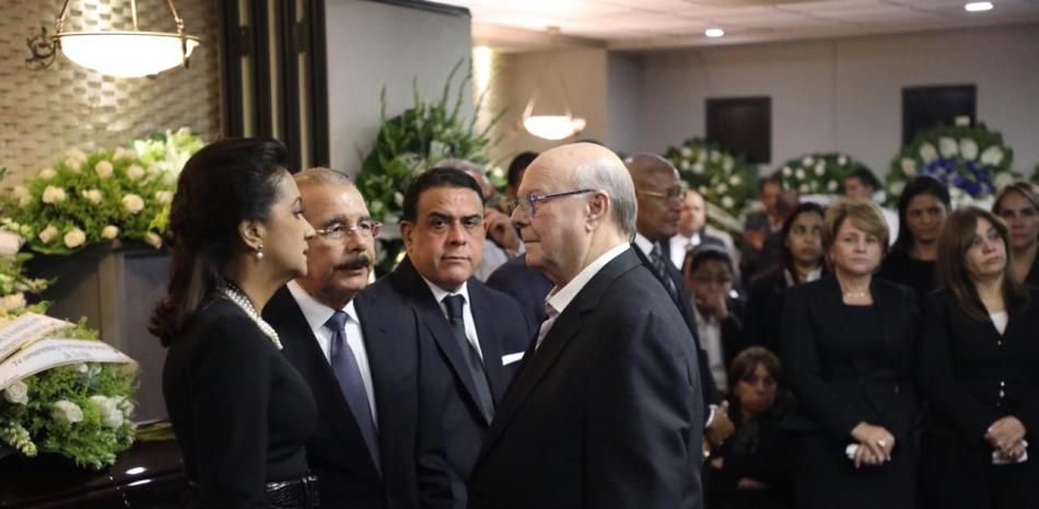 La familia presidencial recibe las condolencias del expresidente Hipólito Mejía.