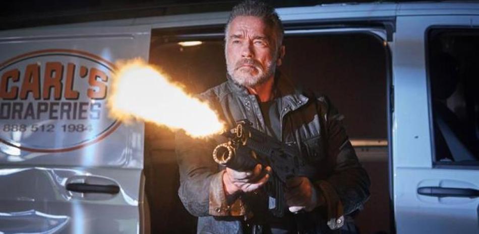 Fotograma cedido por Paramount Pictures donde aparece Arnold Schwarzenegger en el doble papel de T-800/Carl, durante una escena de "Terminator: Dark Fate". EFE/Kerry Brown.