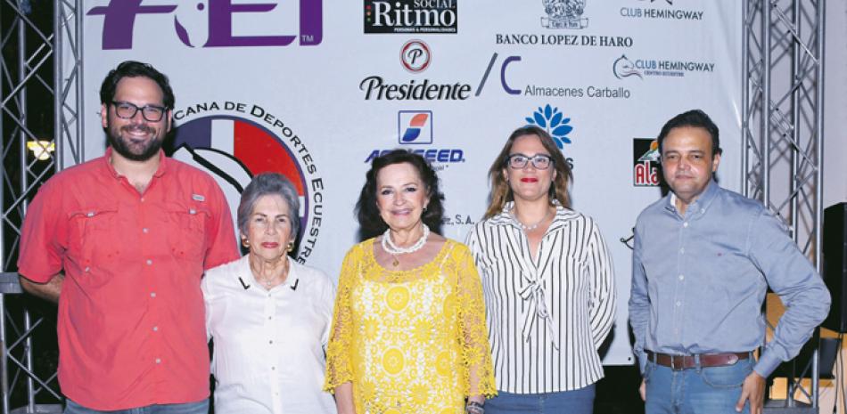 Pedro Jiménez, Lisette Purcell, Mercedes Campdera, Roxana Segura y José Manuel Ramos.
