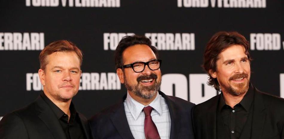 Matt Damon, James Mangold y Christian Bale posan en la alfombra roja antes del estreno de la película Ford v Ferrari en el Teatro Chino TLC en Hollywood, California. EFE/Nina Prommer.
