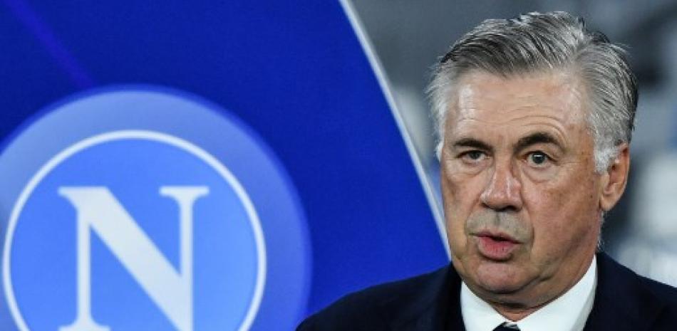 El entrenador en jefe del Napoli, Carlo Ancelotti, durante el partido del Grupo E de la UEFA Champions League contra el Salzburgo. Alberto Pizzoli/AFP.