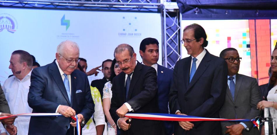El presidente Danilo Medina encabezó entrega de obras.