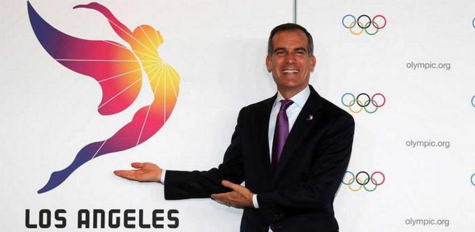 Alcalde de Los Ángeles presenta el logo correspondiente a los Juegos Olímpicos a celebrarse en esta ciudad para el 2028. / EFE