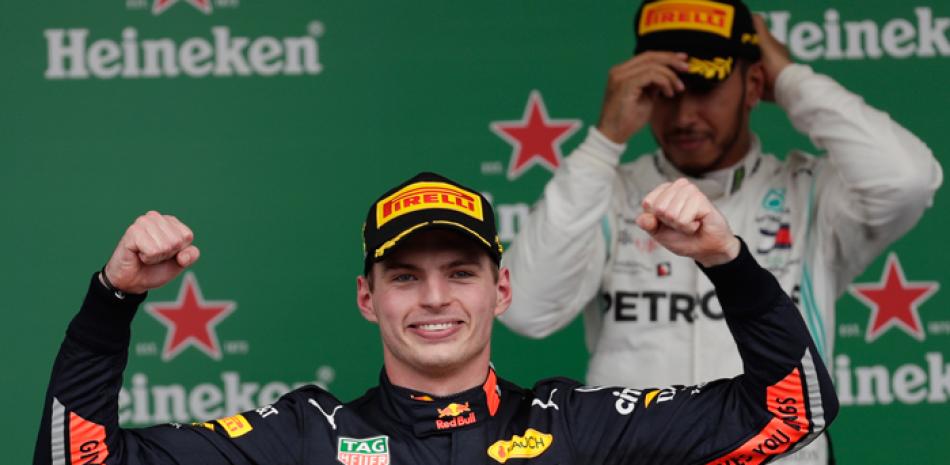 Max Verstappen celebra tras su triunfo. AP