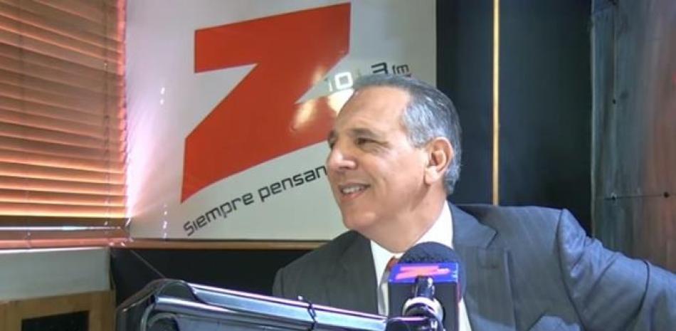 El ministro José Ramón Peralta en la entrevista en el Gobierno de la Mañana, Z101 FM.