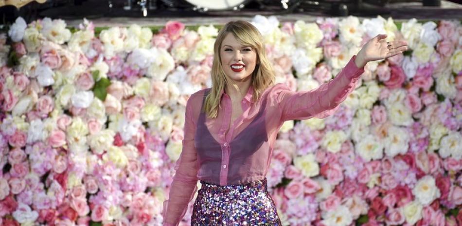 En esta foto del 22 de agosto del 2019, Taylor Swift durante una actuación en el programa "Good Morning America" de ABC en Nueva York. (Foto por Evan Agostini/Invision/AP, Archivo)