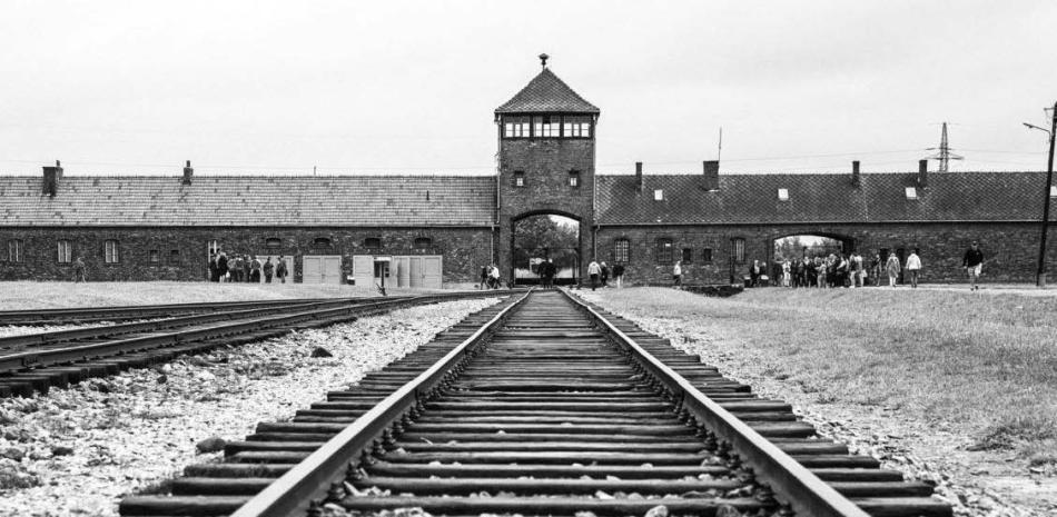 Se calcula que en Auschwitz murieron alrededor de un millón de personas . FUENTE EXTERNA