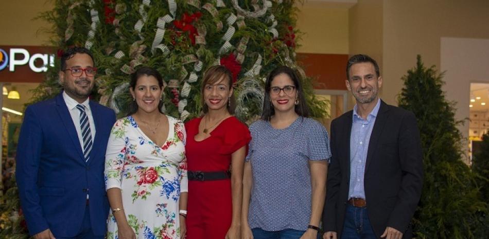 Ángel Tejada, Yuribeth Correa, Nicole Sánchez, Tamara Navarro y Rúben García