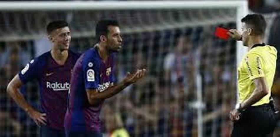 El reputado club Barcelona ha elevado una queja ante la Real Federación Española de Fútbol por el mal uso del VAR.