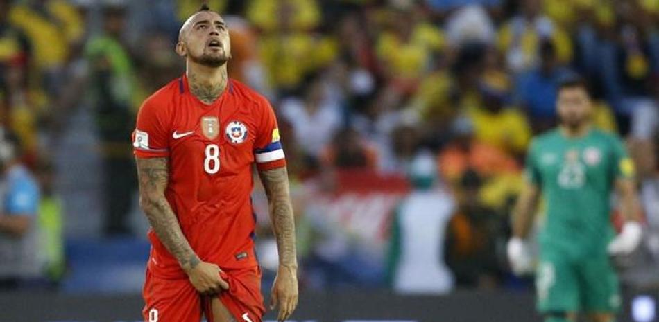 Arturo Vidal disputando un partido con la selección de Chile. Fuente: Emol.