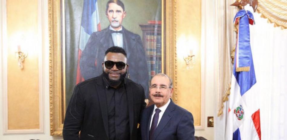 El presidente Danilo Medina compartió con David Ortiz ayer en Palacio Nacional.